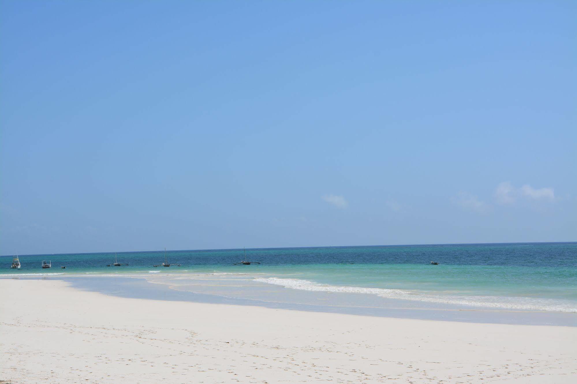 Neptune Village Beach Resort & Spa Galu Eksteriør billede