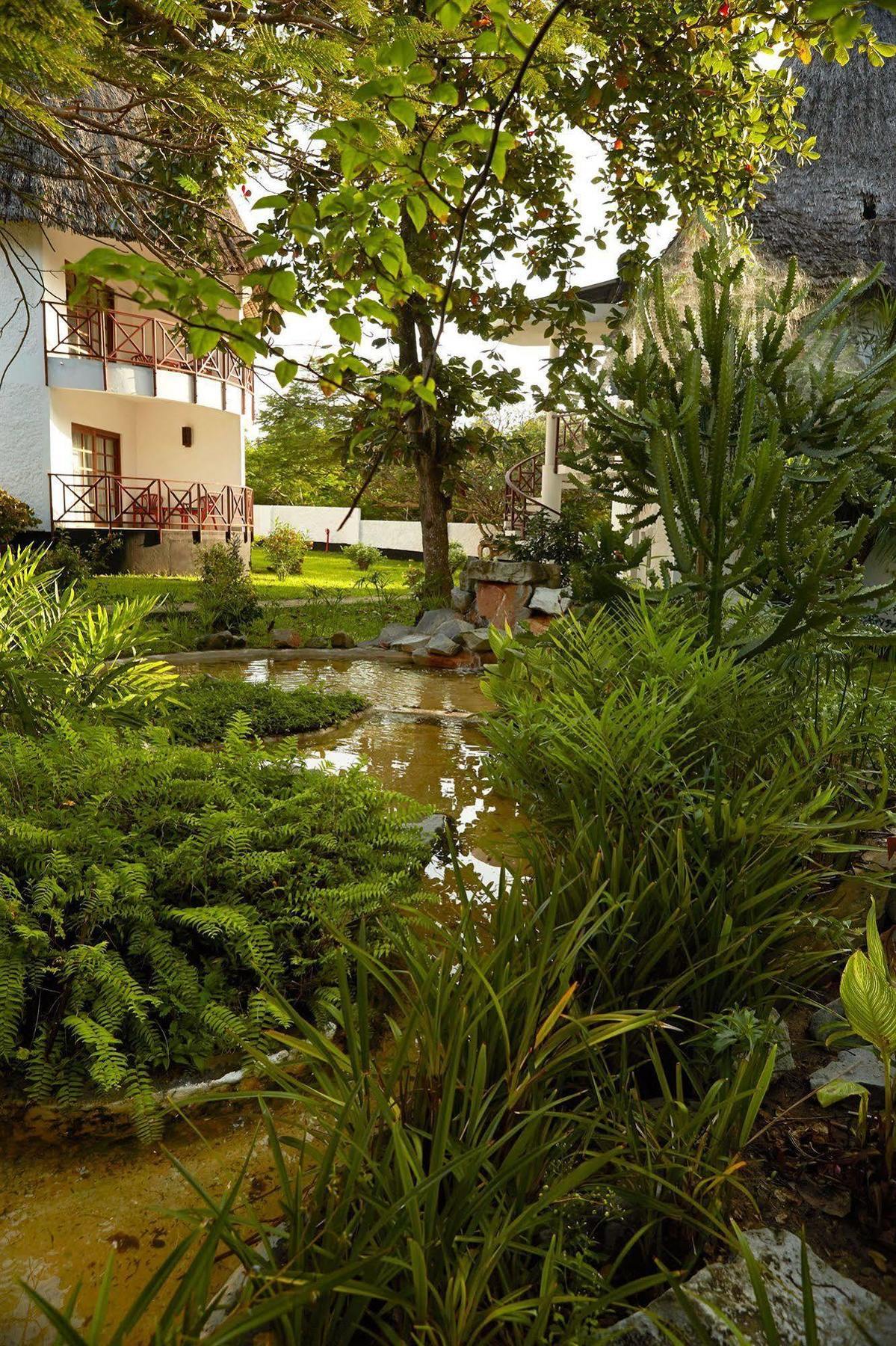 Neptune Village Beach Resort & Spa Galu Eksteriør billede