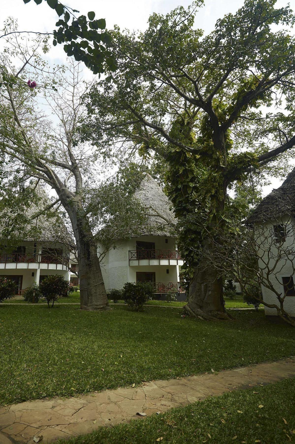Neptune Village Beach Resort & Spa Galu Eksteriør billede